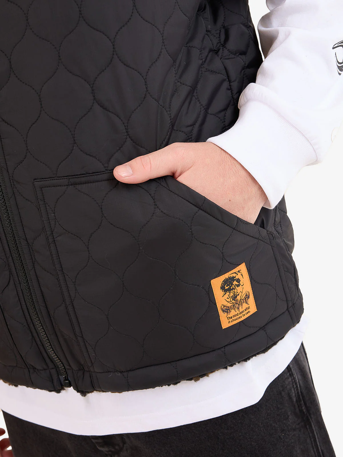 Blackwood Reversible Gilet - Chocolate - Image 4