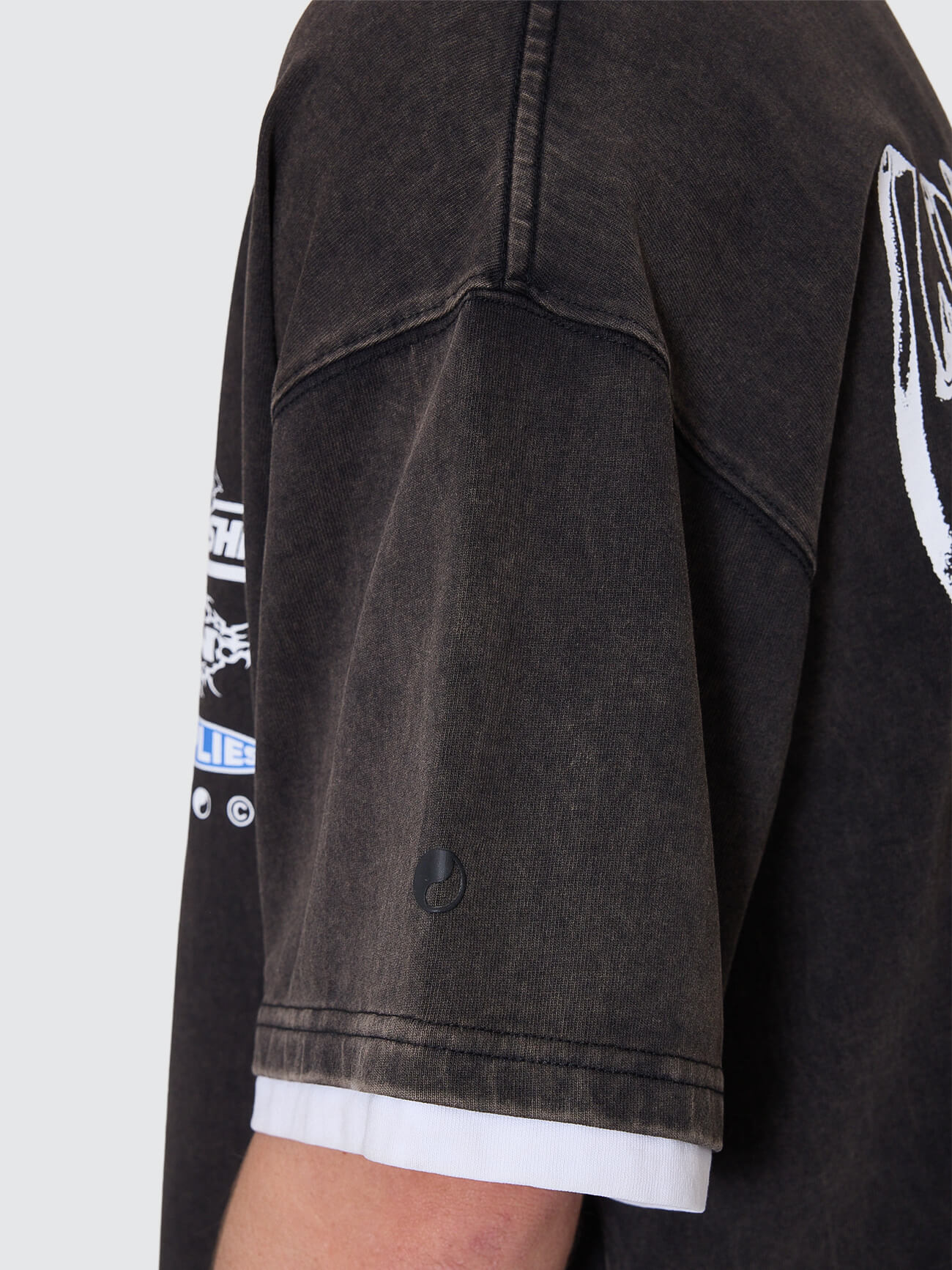 Is This It Box Fit Cropped Layer Tee - Washed Black - Image 4