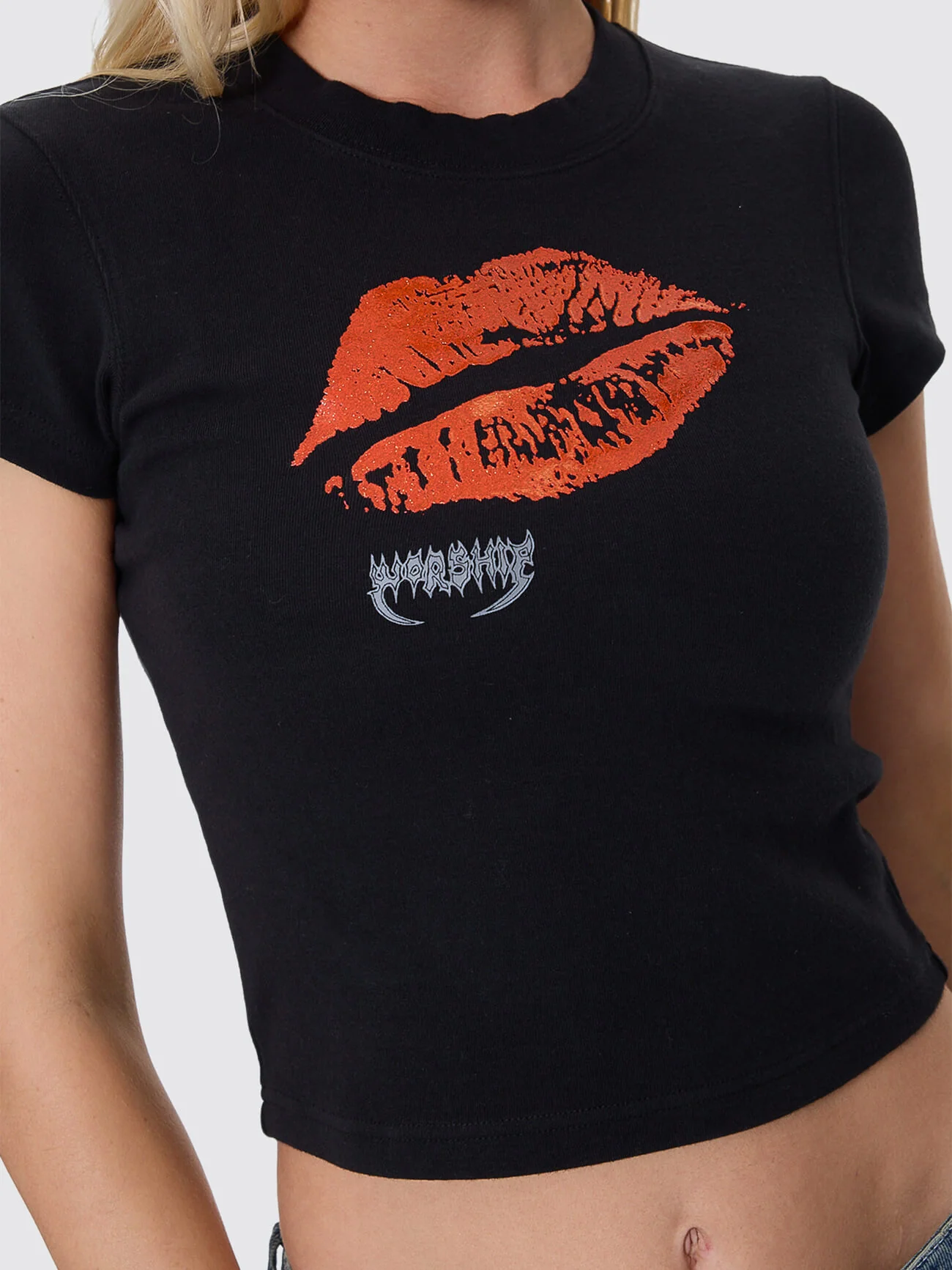 Kiss Me Teeny Tee - Black - Image 2