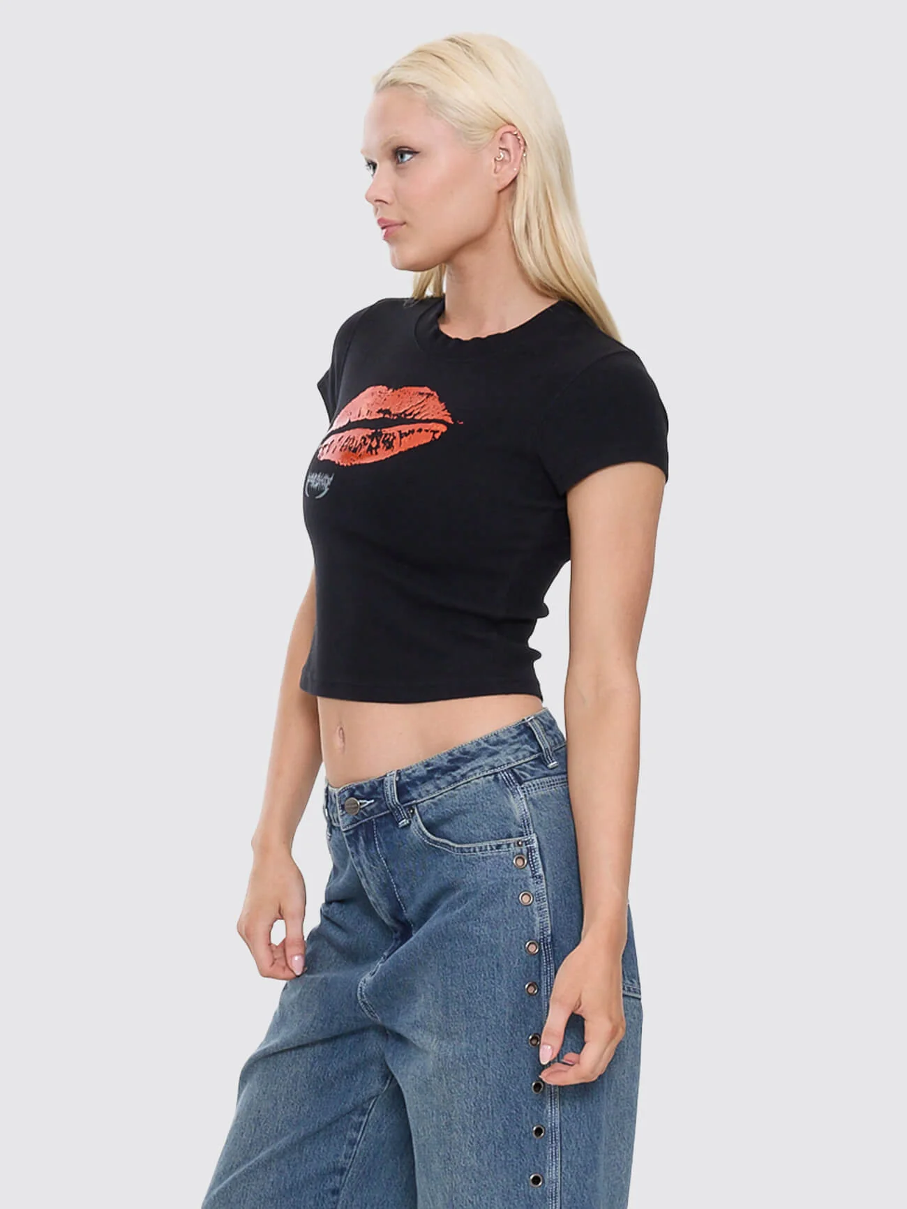 Kiss Me Teeny Tee - Black - Image 4