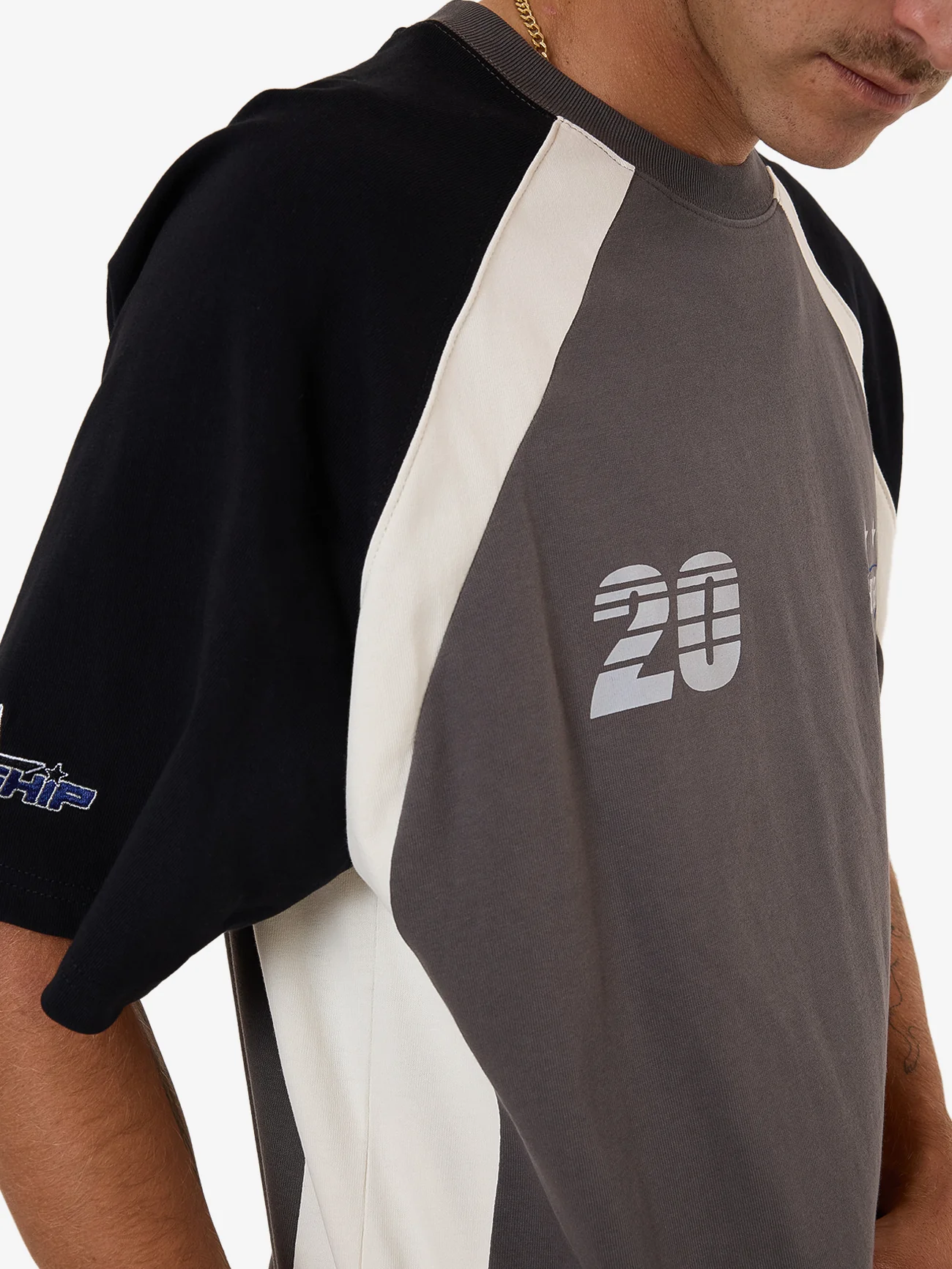 Shooter Oversize Raglan Tee - Zine - Image 4