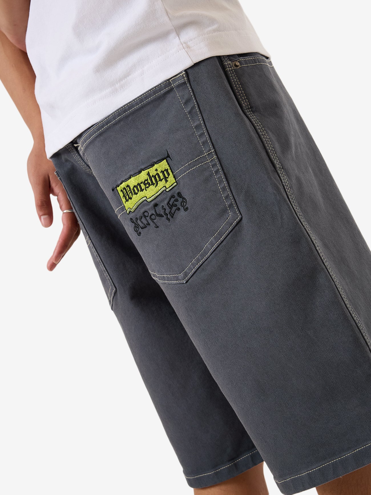 Toot Big Dawg Jean Short - Carbon - Image 8