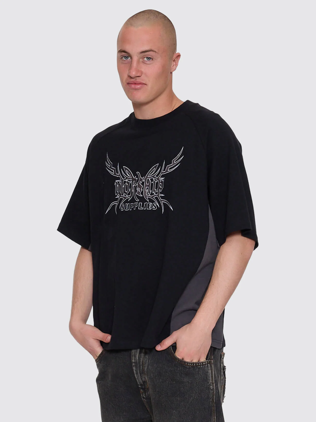 Trudge Box Fit Cropped Raglan Tee - Black